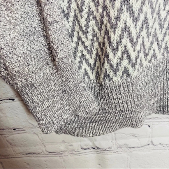 Urban Outfitters Ecote White Blue Gray Chevron Intarsia Sweater Size Small - Picture 3 of 11